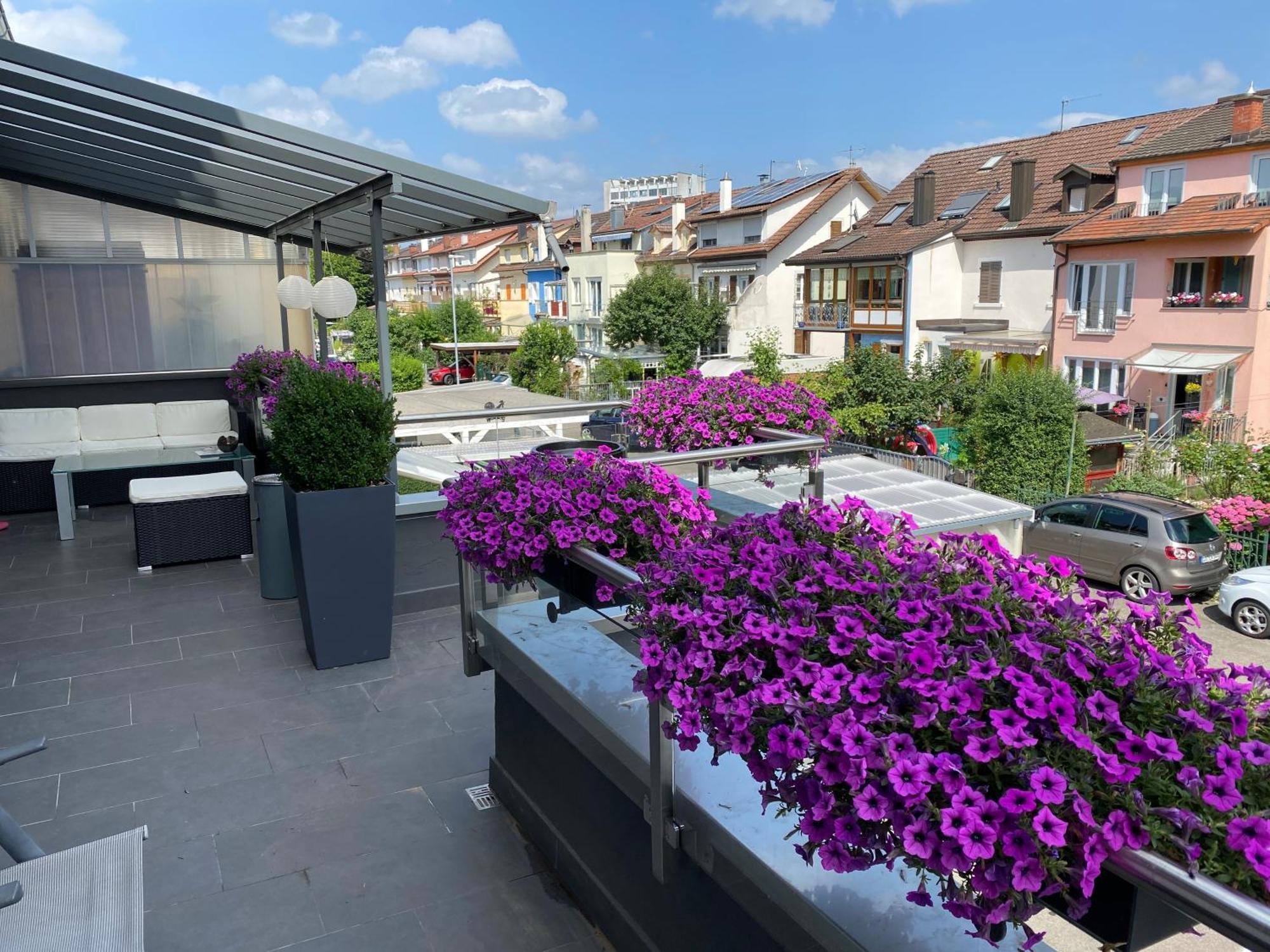 Guenstige Zimmer-Unterkunft Zimmer Mit Gemeinschaftsbad Lörrach Buitenkant foto